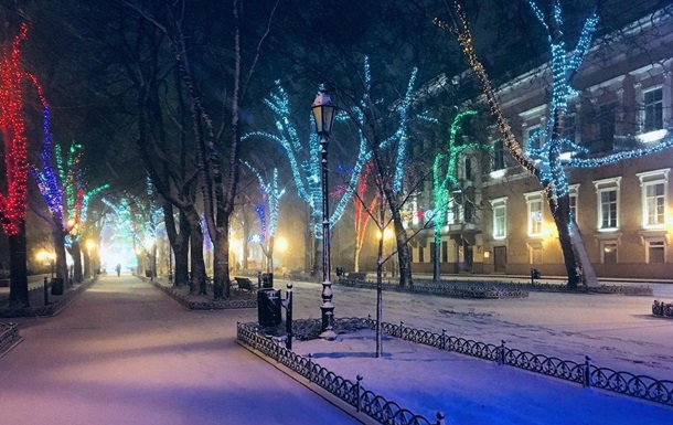 Україну засипали снігопади