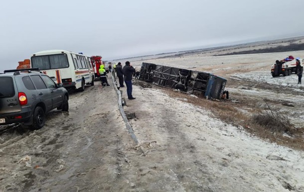 У Росії потрапив в аварію автобус дорогою в  ЛДНР , є жертви