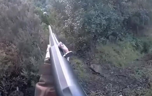 В Італії мисливиця відбивалася від кабана гвинтівкою