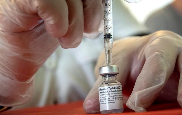 Pfizer скоротить поставки COVID-вакцини в Європу