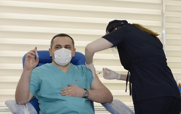 Азербайджан почав вакцинацію від коронавірусу