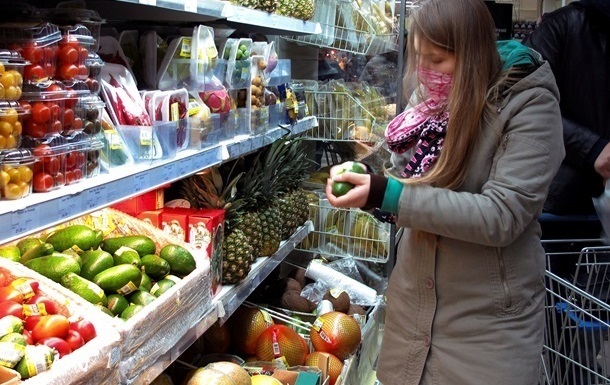 Индекс потребительских настроений украинцев за год существенно просел