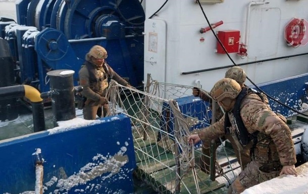 Українські моряки незаконно їздили працювати в окупований Крим