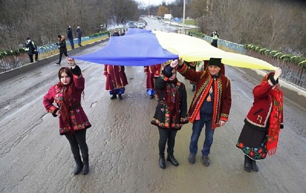 У День Соборності дві області України з єднав 50-метровий прапор