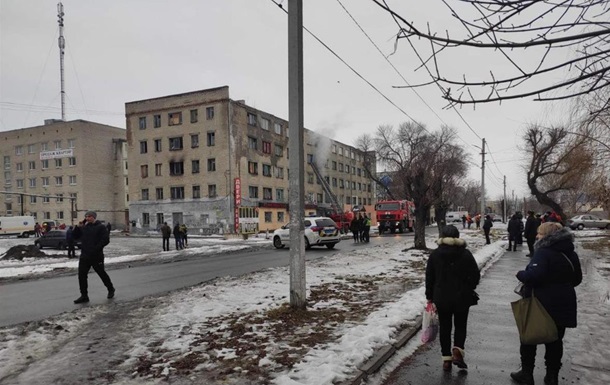 У Павлограді горить гуртожиток, людей евакуюють
