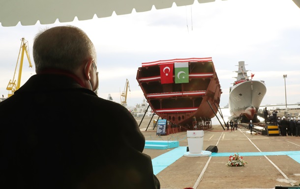 У Туреччині спустили на воду перший фрегат