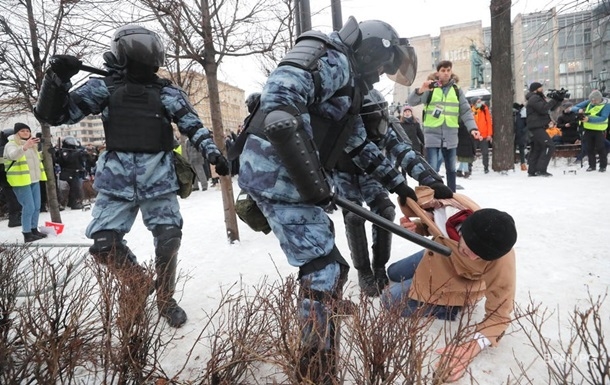 Зросла кількість затриманих на мітингах у Росії