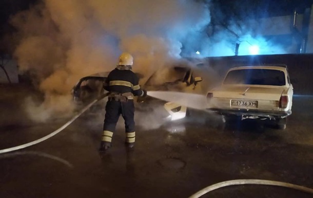 У Кам янець-Подільському депутату міськради спалили авто