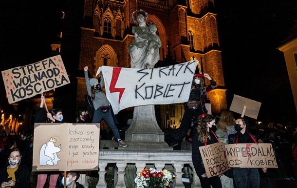 У Польщі набуло чинності рішення КС щодо заборони абортів 