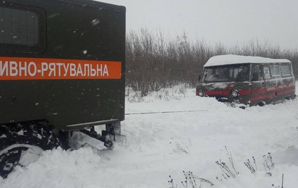 В Одеській області через снігопад заблоковані дев ять сіл