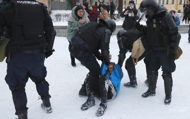 Кількість затриманих в Росії перевищила 4 тисячі
