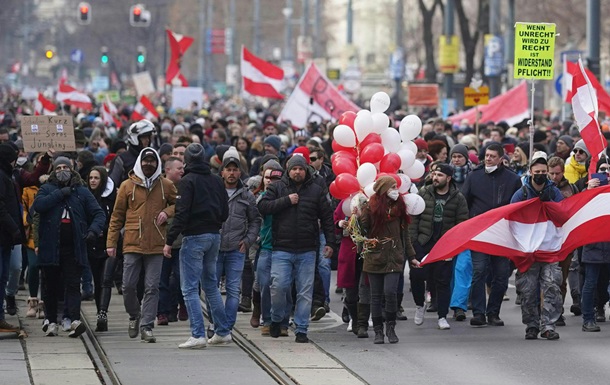 В столице Австрии прошли массовые акции протеста против локдауна