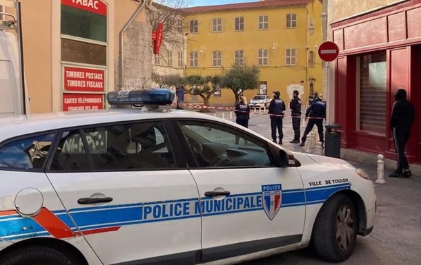 У Франції з вікна викинули коробку з людською головою - ЗМІ