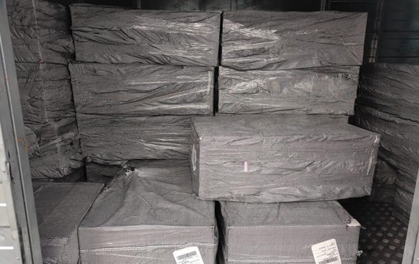 В аеропорту Бориспіль виявили дві тонни контрабандних сигарет