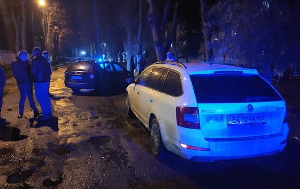У Львові поліцейський влаштував п яну ДТП