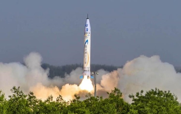 У Китаї приватна компанія запустила суборбітальну ракету