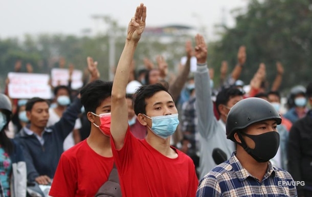 У М янмі протестують проти військового перевороту