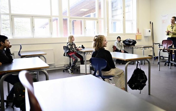 Молодші школярі у Данії знову повертаються до школи