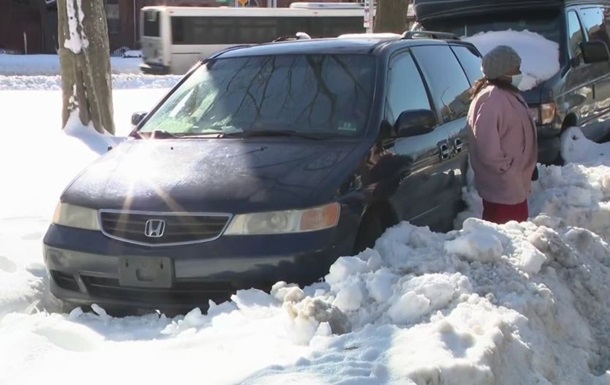 Американка пять дней провела в машине из-за снегопада