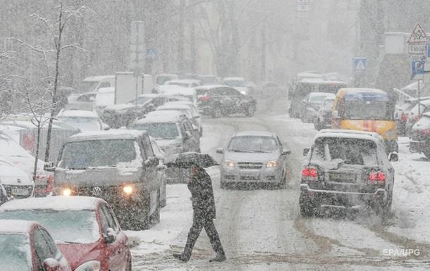 Киев парализовали пробки из-за снегопада