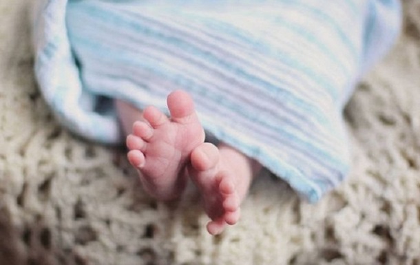 На Рівненщині жінка поклала новонароджену дитину у морозильник