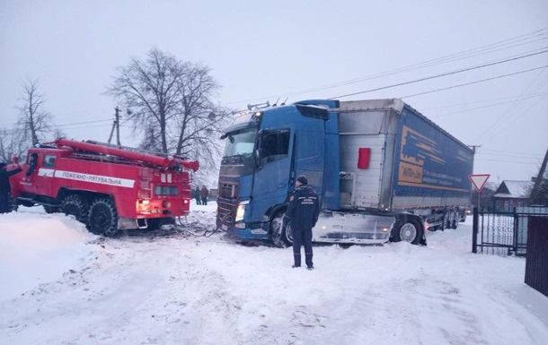 Негода в Україні: ситуація на дорогах