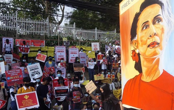 ООН застерігає М янму від переслідування демонстрантів