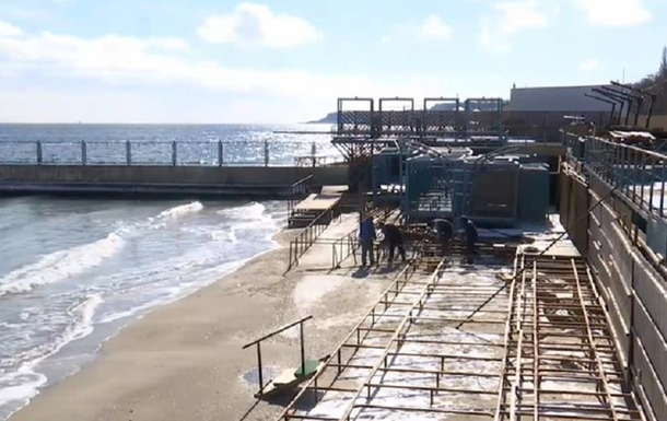 В Одесі шторм знищив кілька пляжів