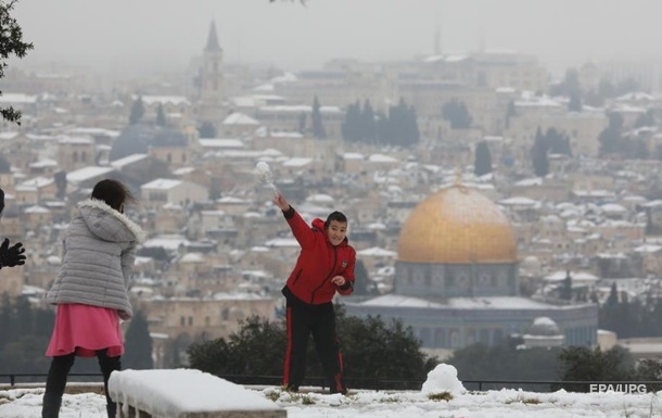 Єрусалим засипало снігом. Фоторепортаж