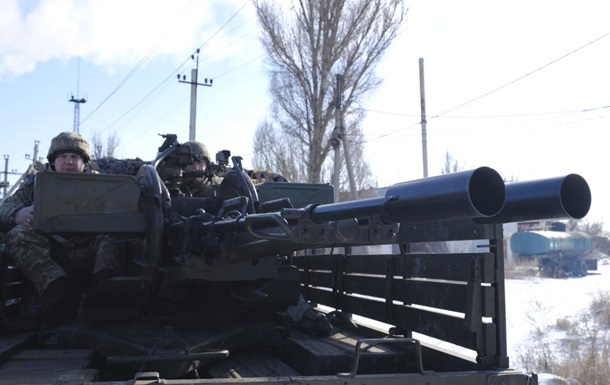 Сепаратисти обстріляли селище на Донбасі - штаб