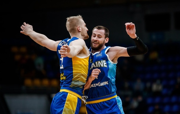 Збірна України з баскетболу розгромила Угорщину і виграла відбіркову групу