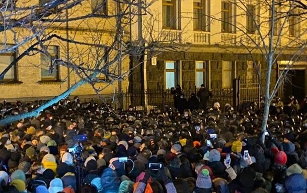 Протестувальники під Офісом президента оголосили про безстрокову акцію 