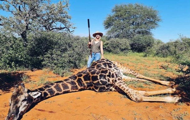 Охотница вырезала сердце жирафу и показала его в Сети