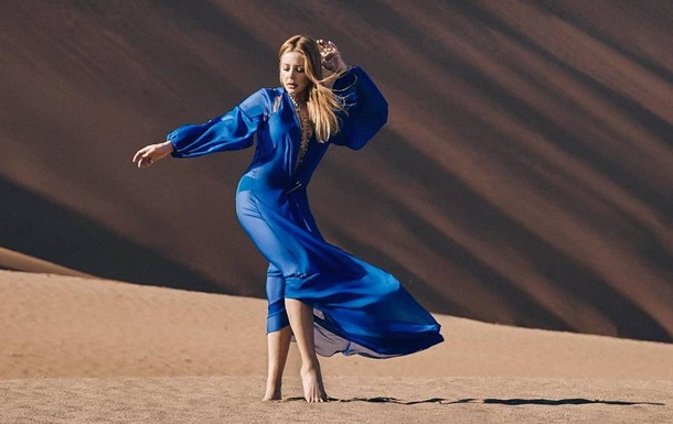 Тіна Кароль захопила яскравою фотосесією в пустелі
