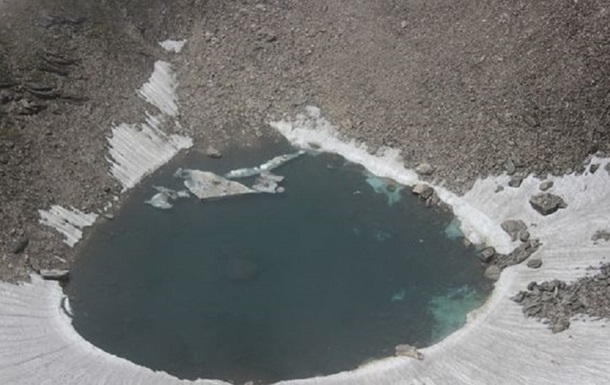 Вчені розгадали таємницю озера скелетів у Гімалаях