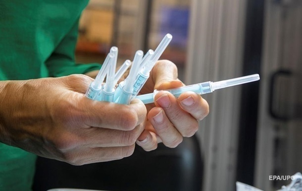 Частным клиникам Германии разрешили вакцинировать от коронавируса