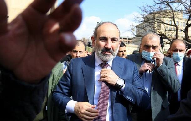 Опозиція Вірменії не погодилася на дострокові вибори без відставки прем єра