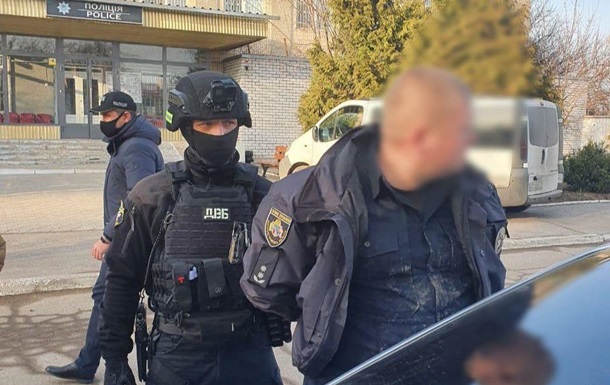 На Днепропетровщине задержан полицейский, вымогавший  дань  с бизнесменов