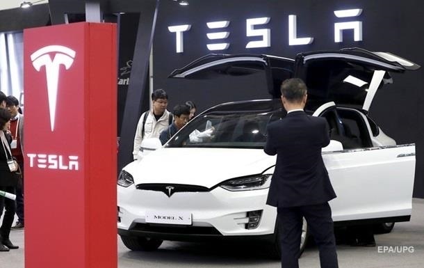 Стоимость Tesla рухнула на треть за месяц