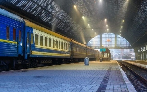 Укрзализныця из-за карантина отменила поезда в четырех областях