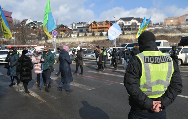 Протестующие заблокировали курорт Буковель