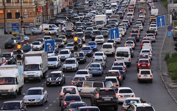 В Киеве на тысячу жителей более 400 авто