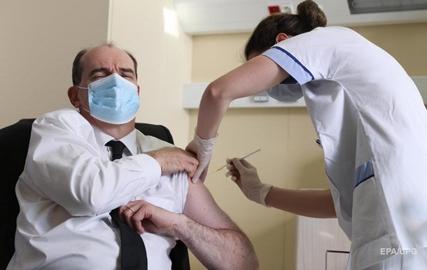 У Франції прем єр вакцинувався AstraZeneca в прямому ефірі