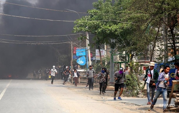 Військовий переворот у М янмі: ЄС ввів санкції проти 11 осіб