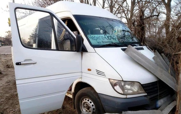 На Черниговщине водитель маршрутки умер во время поездки