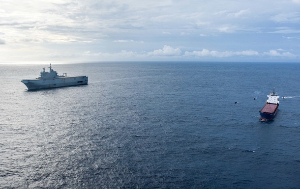 У Гвінейській затоці перехоплено судно з тоннами кокаїну на борту