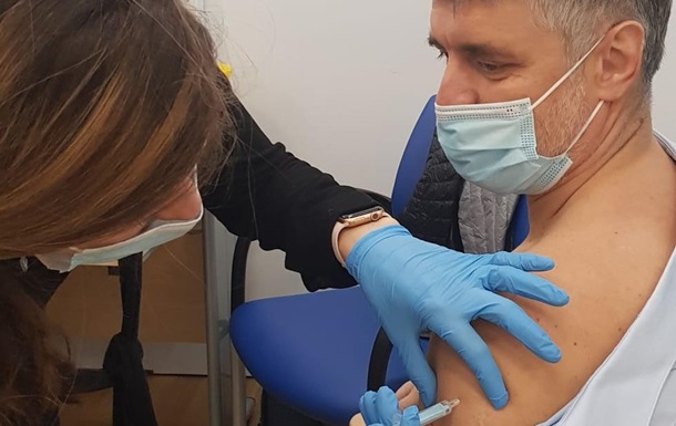 Український посол в Британії щепився від COVID-19 вакциною AstraZeneca