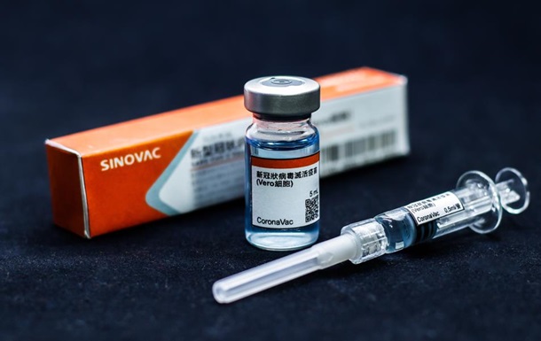 В Украину прибыла первая партия вакцины CoronaVac