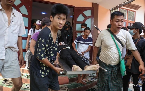 Розгін протестів у М янмі: 114 загиблих за день