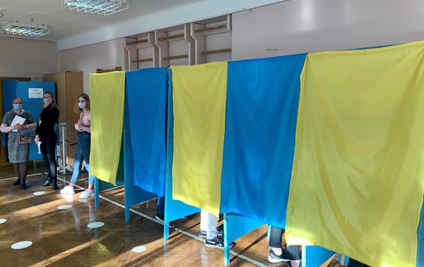 На Прикарпатті перерахують голоси на чотирьох виборчих дільницях